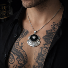 Charger l'image dans la galerie, PENDENTIF L'OEIL SOUVERAIN TOPAZE BLANCHE