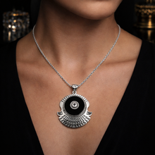 Charger l'image dans la galerie, PENDENTIF L'OEIL SOUVERAIN TOPAZE BLANCHE
